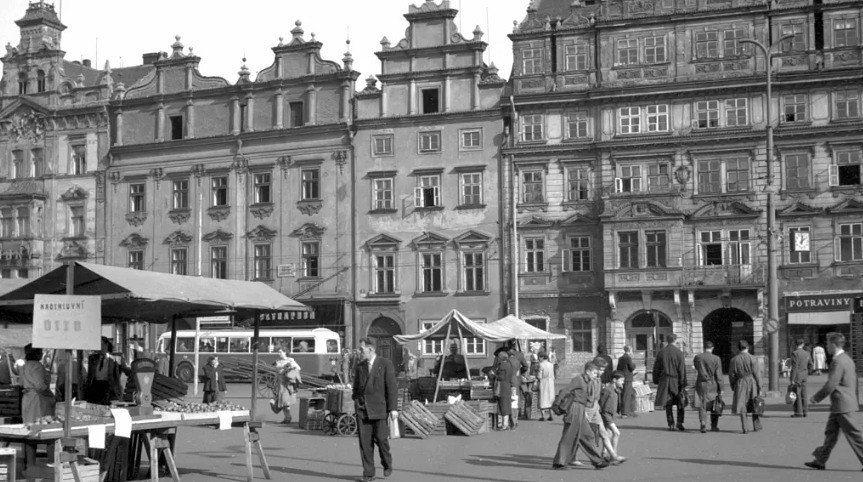 Trolejbusy na náměstí Republiky