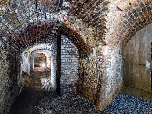 Tajemství pod plzeňskou dlažbou: Výprava do hlubin středověkého labyrintu