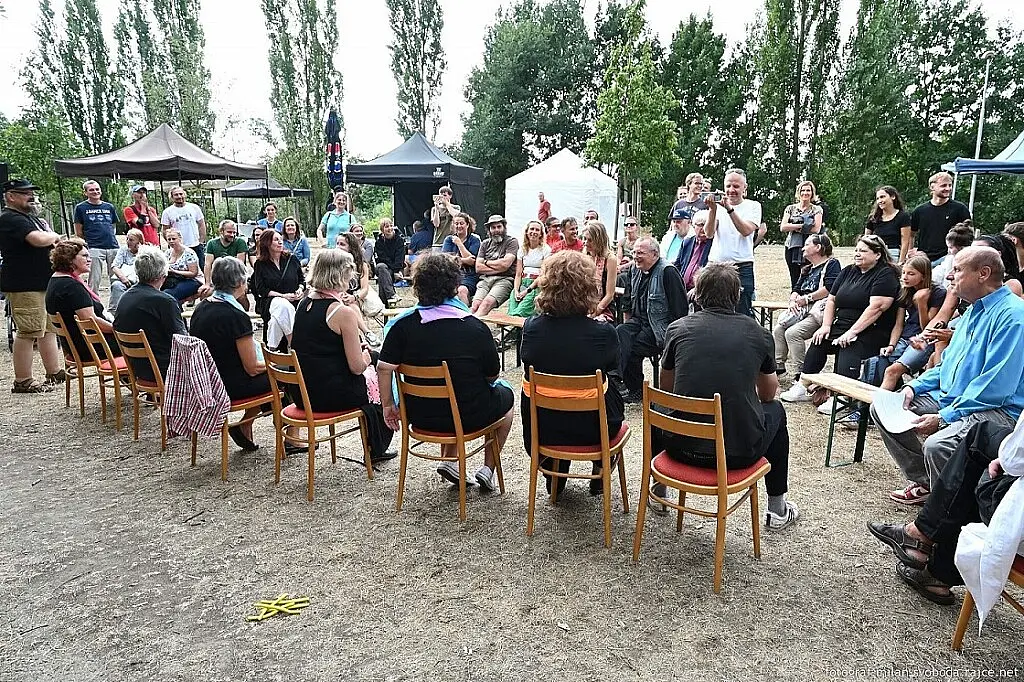 La Ulica_ukázka představení Chudoba cti netratí v rámci Festivalu na ulici 2026_foto Milan Svoboda.jpg