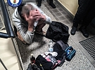 Cizí muž v domě. Ven se nakonec dostal přes balkon