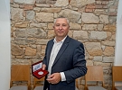 Vedení obvodu ocenilo Karla Machuldu Plaketou Bohumila Kulhánka