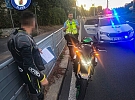 Karlovarská ulice není závodní okruh. Motorkář tam jel 120 km/h