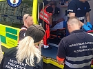 Muž se v parku náhle zhroutil k zemi, asistenti prevence kriminality mu zprostředkovali pomoc záchranářů