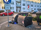 Skvělá náplň volného času v podobě rozházeného odpadu