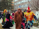 Trojku v únoru ovládne masopustní veselí. Chystají se zabijačkové hody, průvod masek i pohádkový karneval