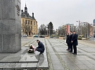 Trojka si dnes připomněla dvě smutná výročí