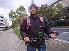Cyklista zvolil špatnou trasu, jízda po chodníku  i útěk se mu nevyplatily