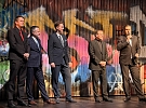 Trojka přichystala divadelní dárek pro seniory  i neziskové organizace