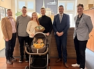 Vedení obvodu přivítalo letošního prvního občánka Trojky